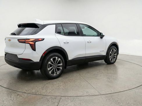 Used 2025 Chevrolet Equinox LT image 9