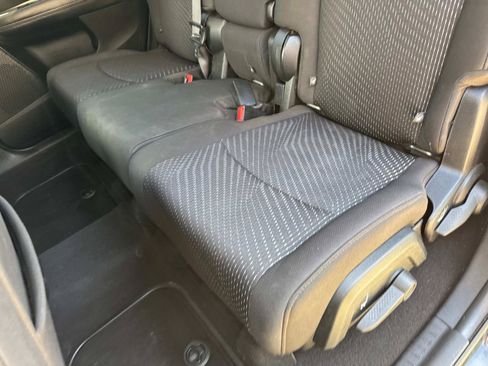 Used 2018 Dodge Journey SE FWD image 12