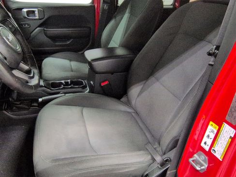 Certified 2018 Jeep Wrangler Unlimited Sport S image 17