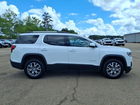 Used 2020 GMC Acadia SLT w/ LPO, Floor Liner Package AWD/4WD image 3