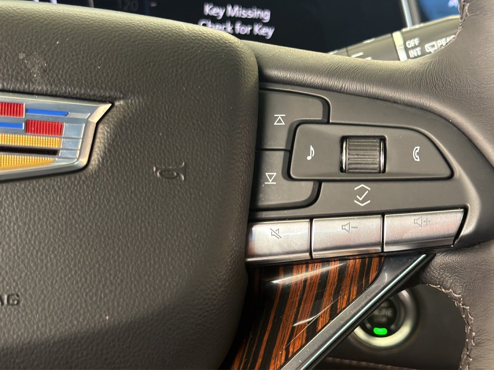 Certified 2023 Cadillac Escalade ESV Premium Luxury w/ LPO, Illumination Package AWD/4WD image 21