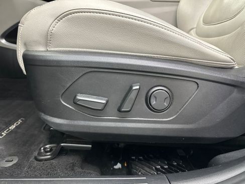 Used 2023 Hyundai Tucson Limited AWD/4WD image 10