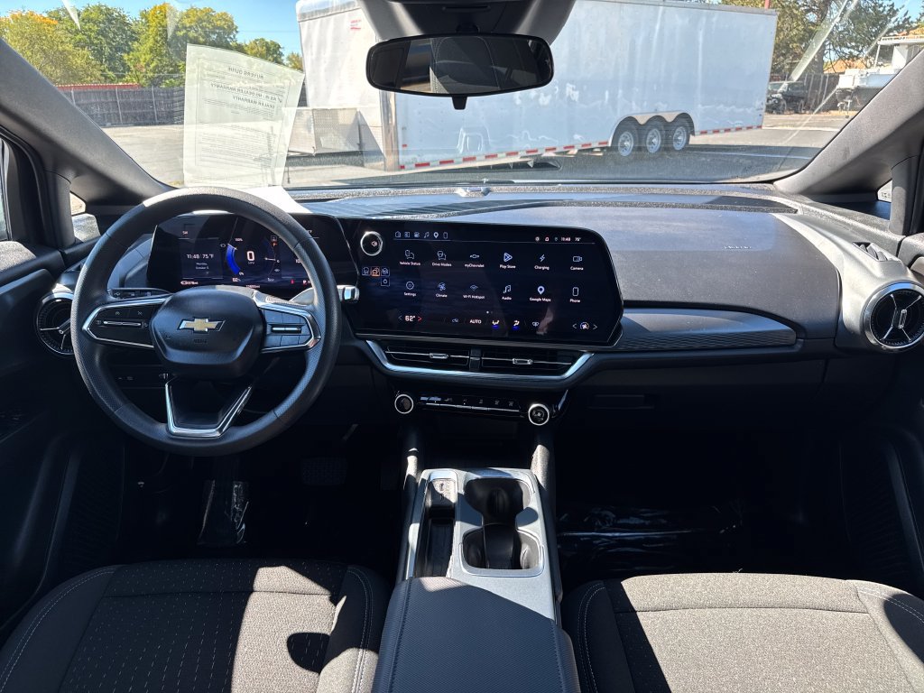 Used 2025 Chevrolet Equinox EV LT FWD image 12