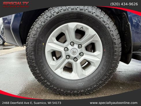 Used 2016 Toyota 4Runner SR5 Premium w/ Four Season Floor Mat Package image 37