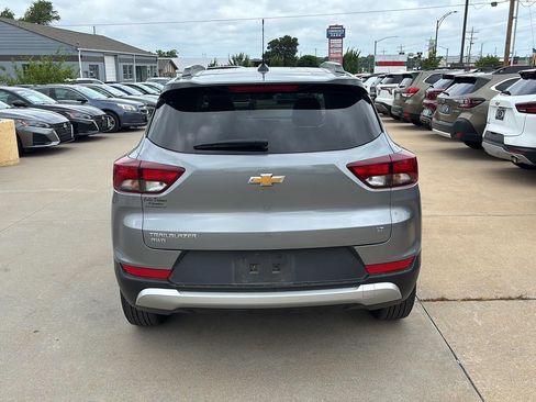 Used 2025 Chevrolet TrailBlazer LT AWD/4WD image 5