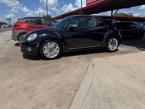 Used 2013 Volkswagen Beetle Turbo FWD image 4
