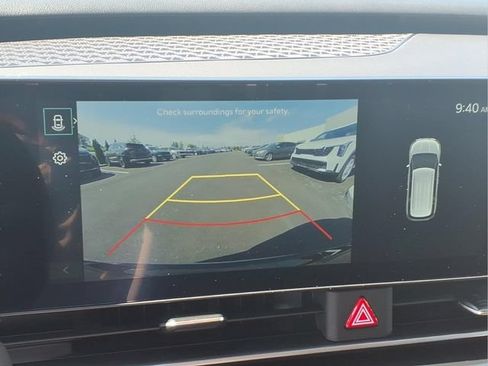 Used 2026 Kia Carnival FWD image 9