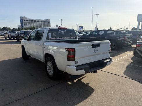 Used 2023 Nissan Frontier SV w/ Tow Package RWD image 6