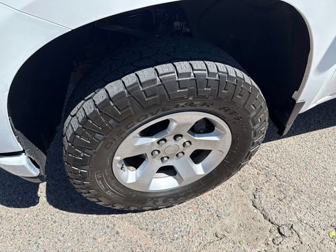Used 2019 Chevrolet Silverado 1500 Custom Trail Boss AWD/4WD image 9