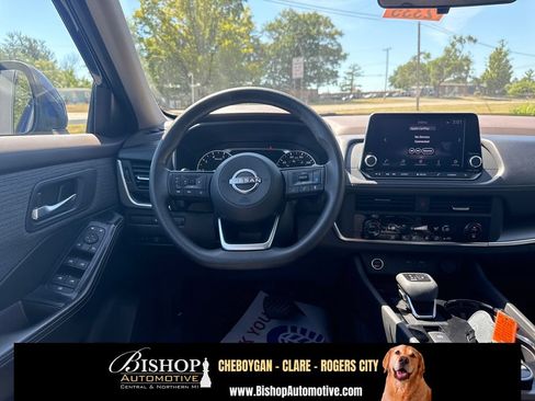 Used 2023 Nissan Rogue SV AWD/4WD image 11
