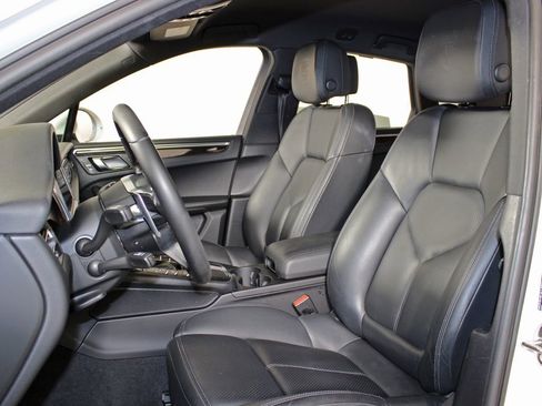 Used 2021 Porsche Macan AWD/4WD image 5