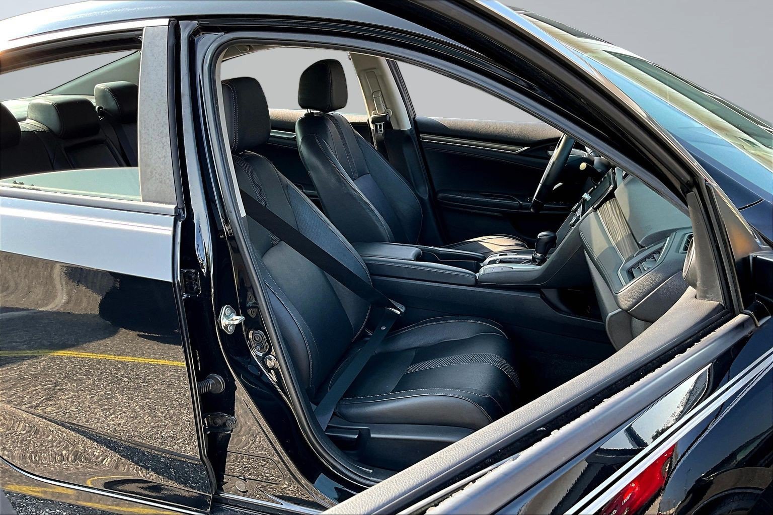 Used 2019 Honda Civic EX-L image 25