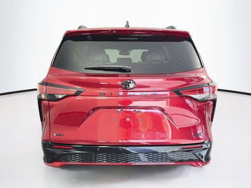New 2026 Toyota Sienna XSE FWD image 7