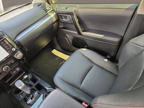 Used 2023 Toyota 4Runner TRD Off-Road Premium w/ Moonroof Package AWD/4WD image 15