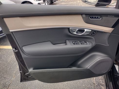 New 2026 Volvo XC90 B6 Plus w/ Protection Package image 10