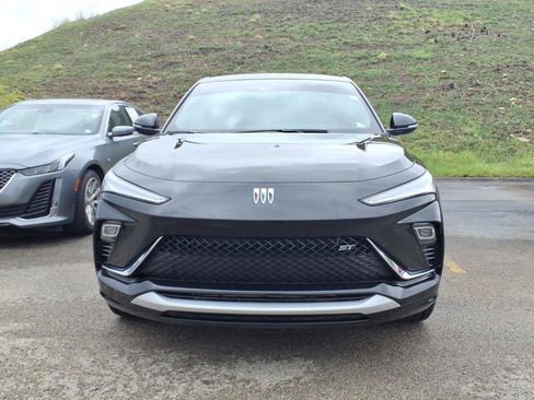 Used 2025 Buick Envista Sport Touring w/ Experience Buick Package image 2