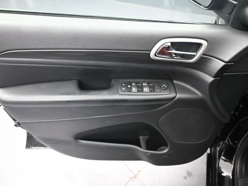 Used 2022 Jeep Grand Cherokee Laredo X image 26