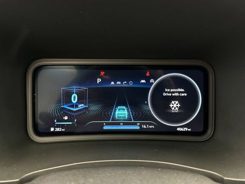 Used 2023 Hyundai Kona Limited w/ Cargo Package image 13