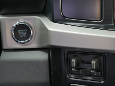 New 2026 Ford F250 XLT w/ XLT Premium Package AWD/4WD image 8