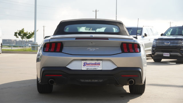 Used 2024 Ford Mustang Premium RWD image 4