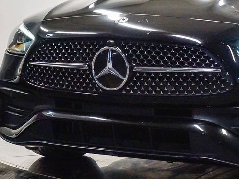 Used 2023 Mercedes-Benz C 300 Sedan image 8