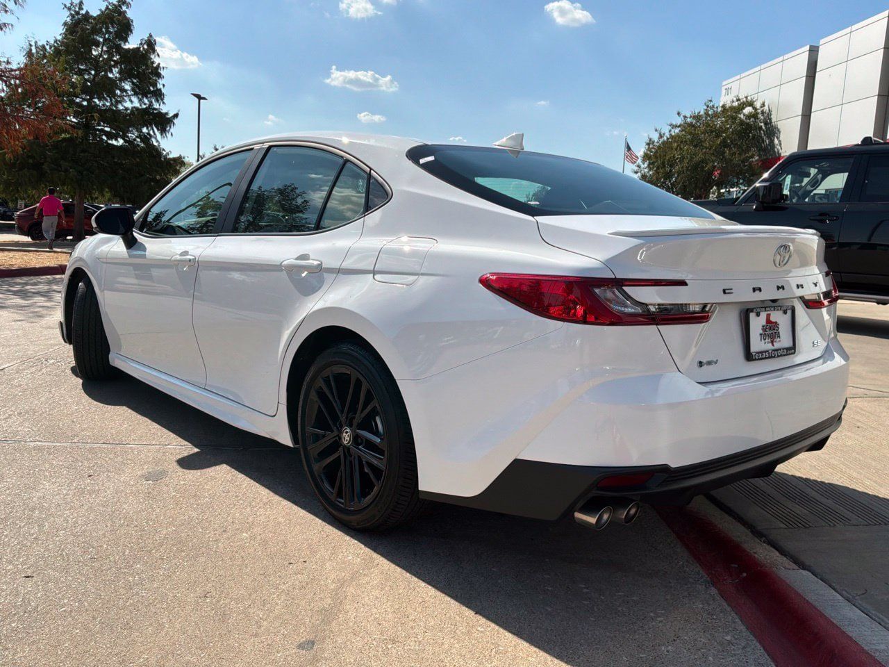 Used 2026 Toyota Camry SE FWD image 8