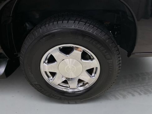 Used 2002 Cadillac Escalade EXT AWD/4WD image 18
