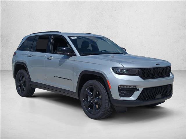 Used 2025 Jeep Grand Cherokee Limited w/ Luxury Tech Group II RWD image 7