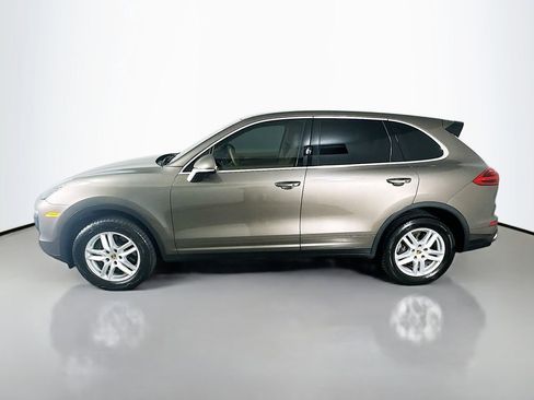 Used 2016 Porsche Cayenne image 2