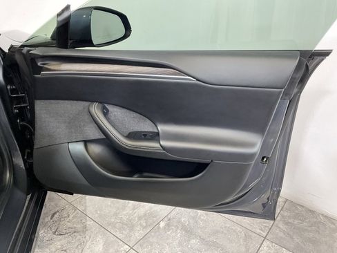 Used 2022 Tesla Model S Base image 37