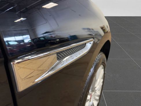 Used 2017 Jaguar F-PACE Premium image 45