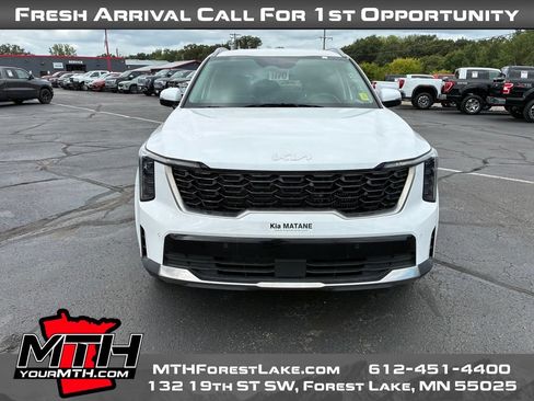 Used 2025 Kia Sorento EX AWD/4WD image 3