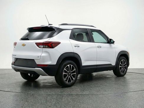 Used 2025 Chevrolet TrailBlazer LT image 9