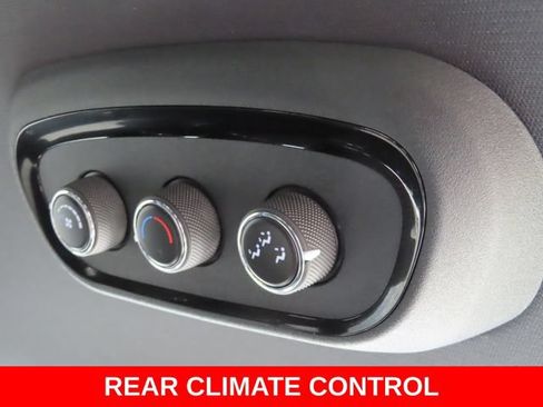 Used 2023 Dodge Durango GT AWD/4WD image 28