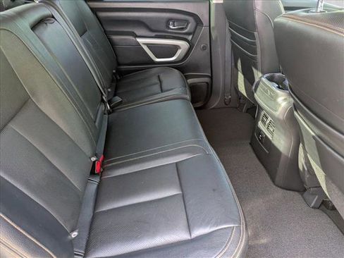Used 2018 Nissan Titan SL AWD/4WD image 19