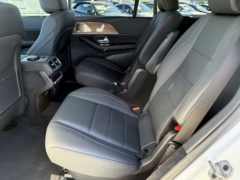 New 2026 Mercedes-Benz GLS 450 4MATIC image 31