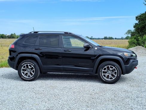 Used 2021 Jeep Cherokee Trailhawk w/ Premium Leather Package AWD/4WD image 4