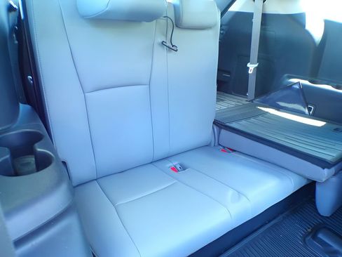 Used 2020 Toyota Highlander Limited AWD/4WD image 9