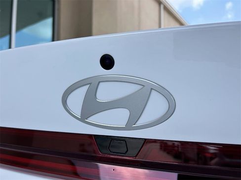 Used 2024 Hyundai Elantra SEL w/ Convenience Package image 18