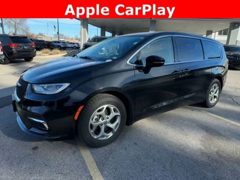 Used 2024 Chrysler Pacifica Limited image 4