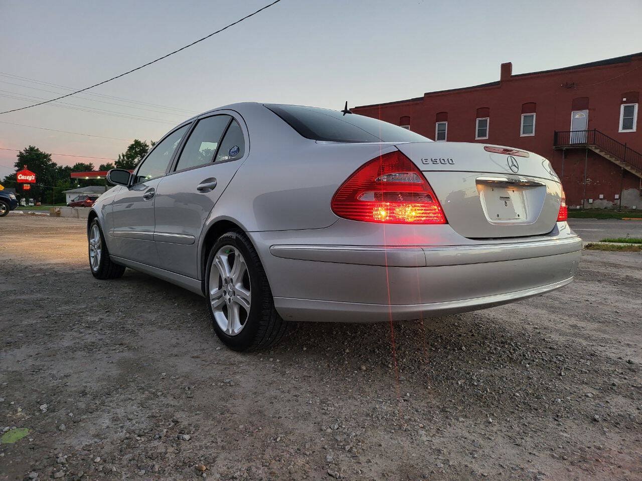 Used 2004 Mercedes-Benz E 500 4MATIC Sedan image 3
