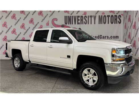 Used 2018 Chevrolet Silverado 1500 LT w/ LT Convenience Package AWD/4WD image 3