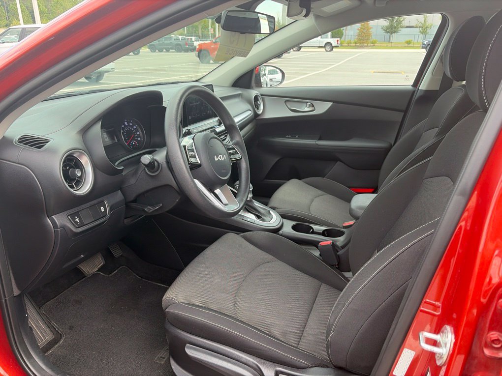 Used 2022 Kia Forte LXS FWD image 6