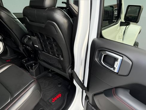 Used 2020 Jeep Gladiator Rubicon AWD/4WD image 11