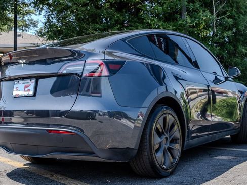 Used 2025 Tesla Model Y Long Range RWD image 27
