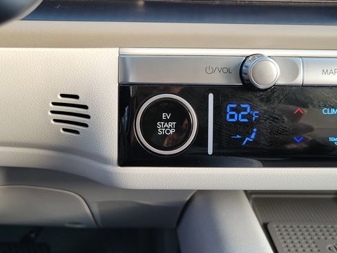 Certified 2025 Hyundai Ioniq 6 SEL image 10