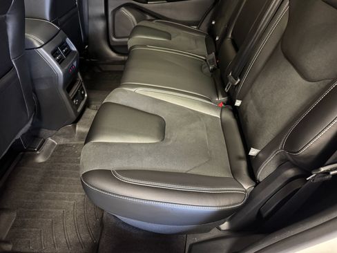 Used 2021 Ford Edge ST w/ Equipment Group 401A AWD/4WD image 32