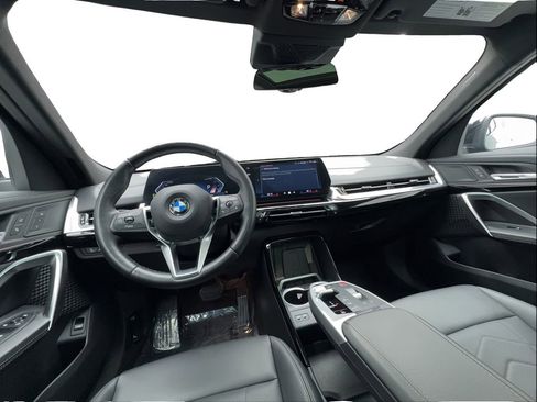 Used 2025 BMW X2 xDrive28i AWD/4WD image 33