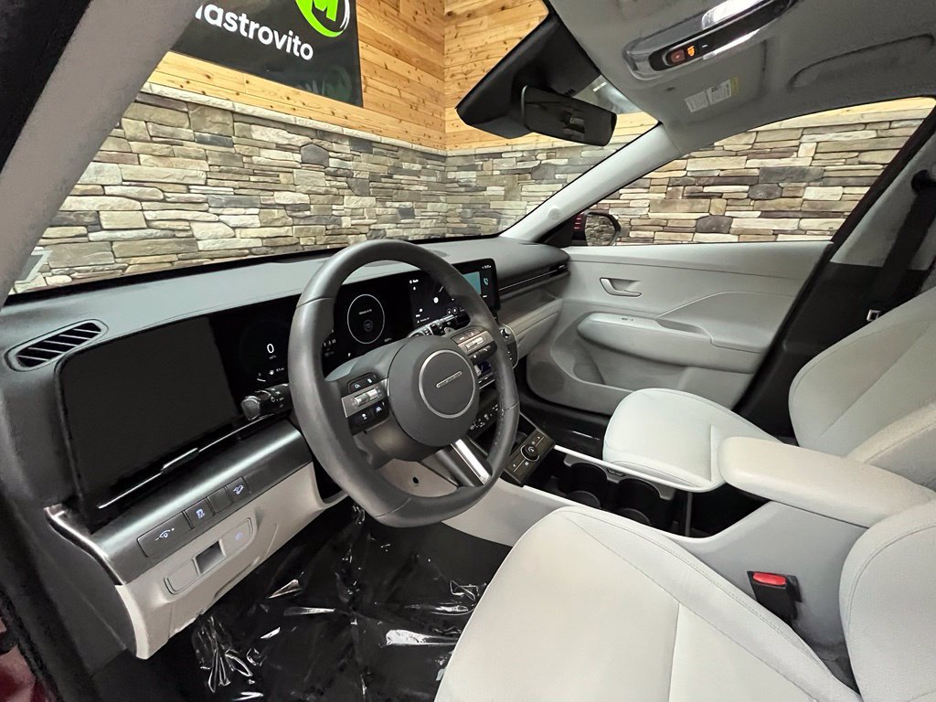 Used 2024 Hyundai Kona SEL w/ Convenience Package AWD/4WD image 18