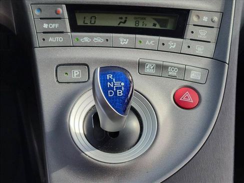 Used 2013 Toyota Prius Four w/ Deluxe Solar Roof Pkg FWD image 9
